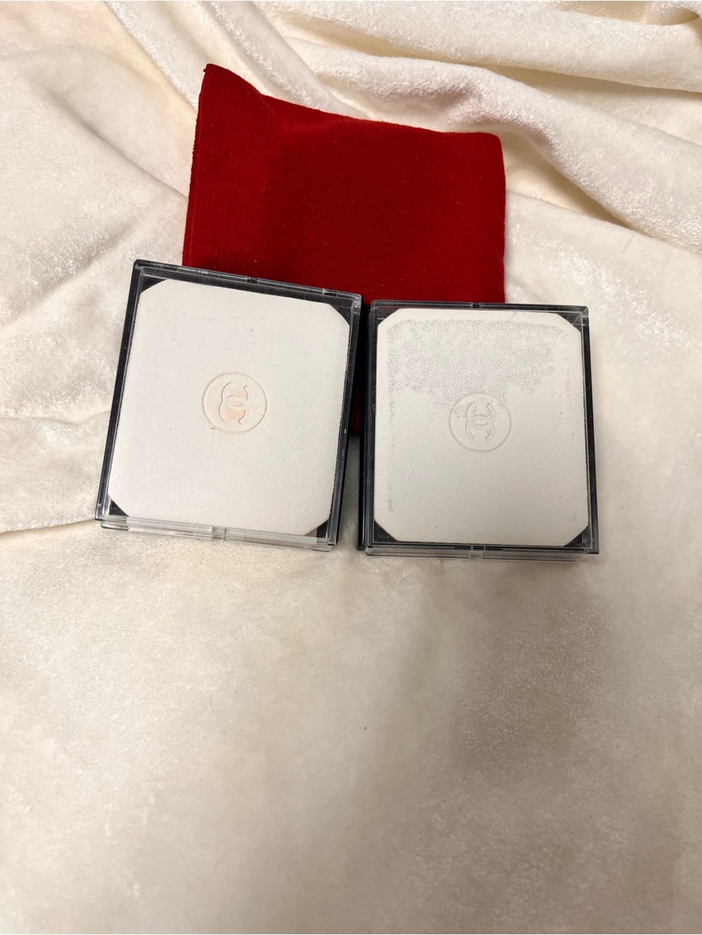 CHANEL Pressed Setting Powder Duo in Light Beige with Red Pouch - Picture 2 of 4